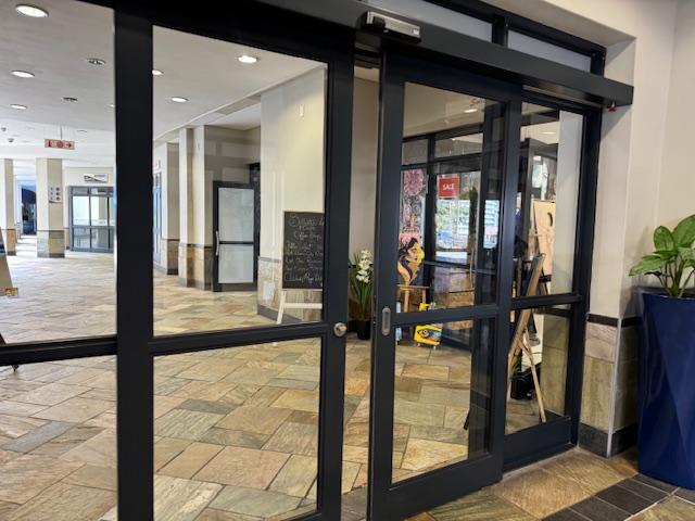 To Let commercial Property for Rent in Humewood Eastern Cape